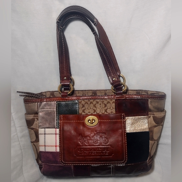 Coach Limited Addition Patchwork Holiday Tote w/ Matching Wristlet - Picture 2 of 16